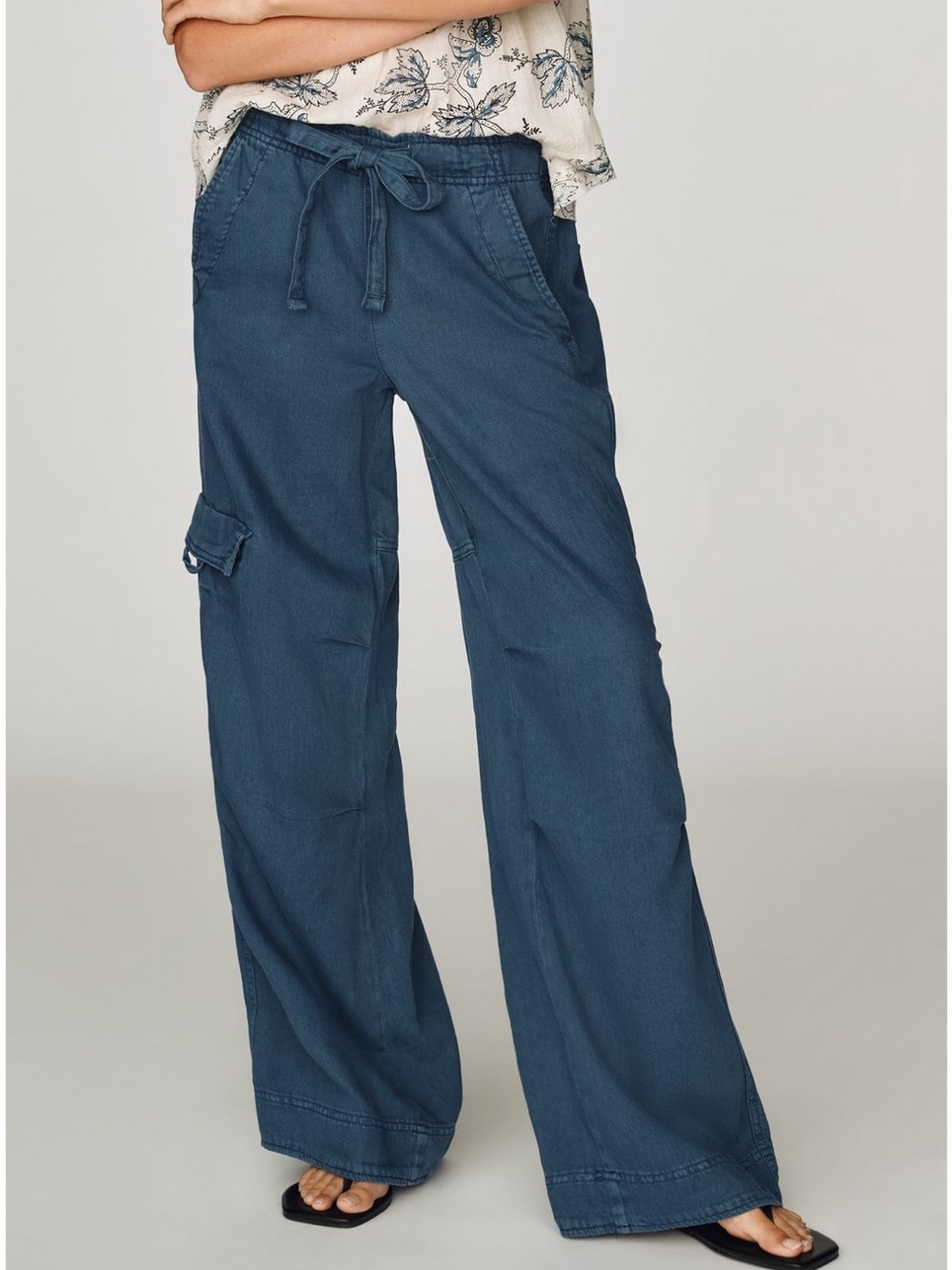Pilcro Navy Wide-Leg Cargo Trousers